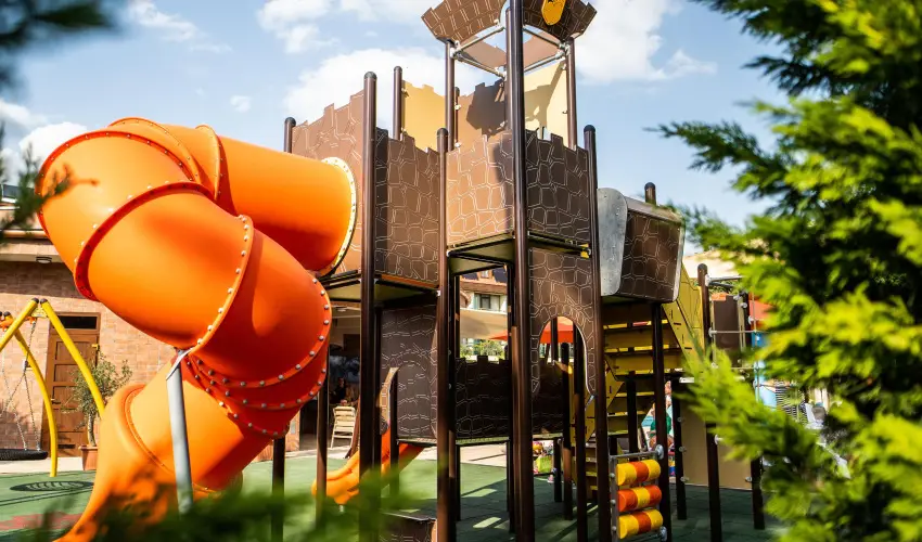 Wellness Hotel Gyula Gyula - M�rcius 15. (min. 3 �j)