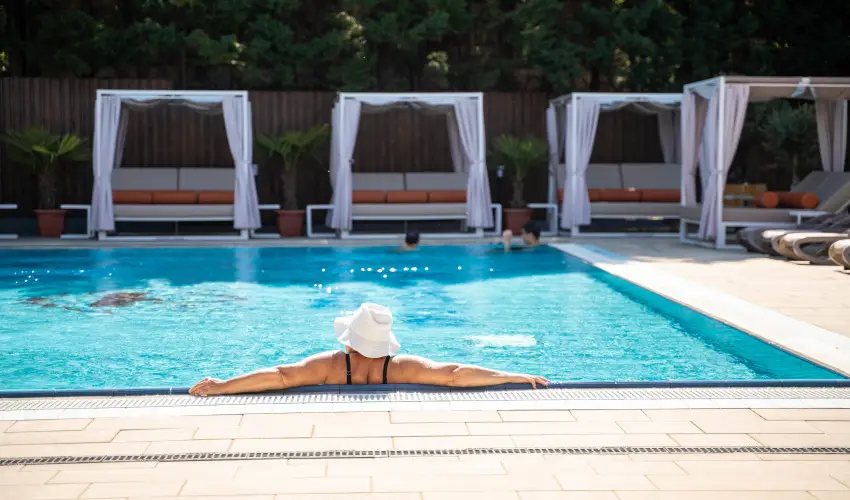 Wellness Hotel Gyula Gyula - M�rcius 15. (min. 3 �j)