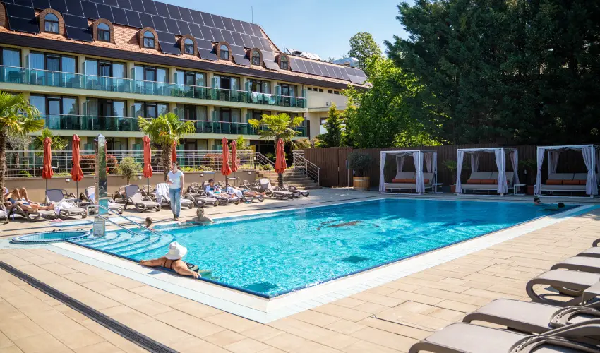 Wellness Hotel Gyula Gyula - M�rcius 15. (min. 3 �j)