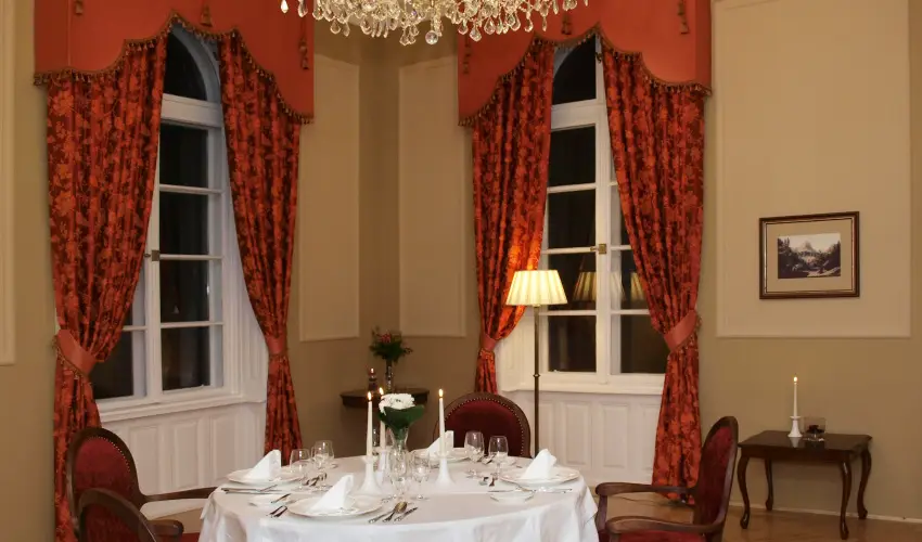 La Contessa Kast�lyhotel Szilv�sv�rad - M�rcius 15. 