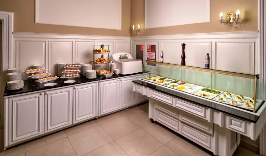 La Contessa Kast�lyhotel Szilv�sv�rad - M�rcius 15. 