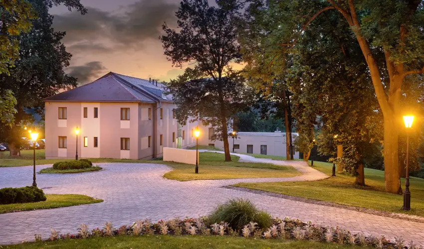 La Contessa Kast�lyhotel Szilv�sv�rad - M�rcius 15. 