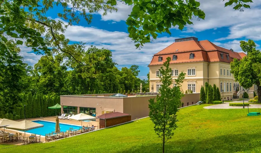 La Contessa Kast�lyhotel Szilv�sv�rad - M�rcius 15. 