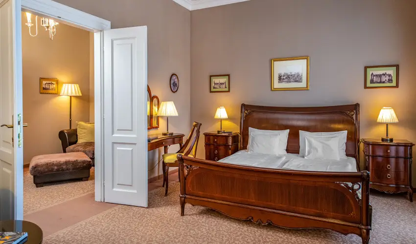 La Contessa Kast�lyhotel Szilv�sv�rad - M�rcius 15. 