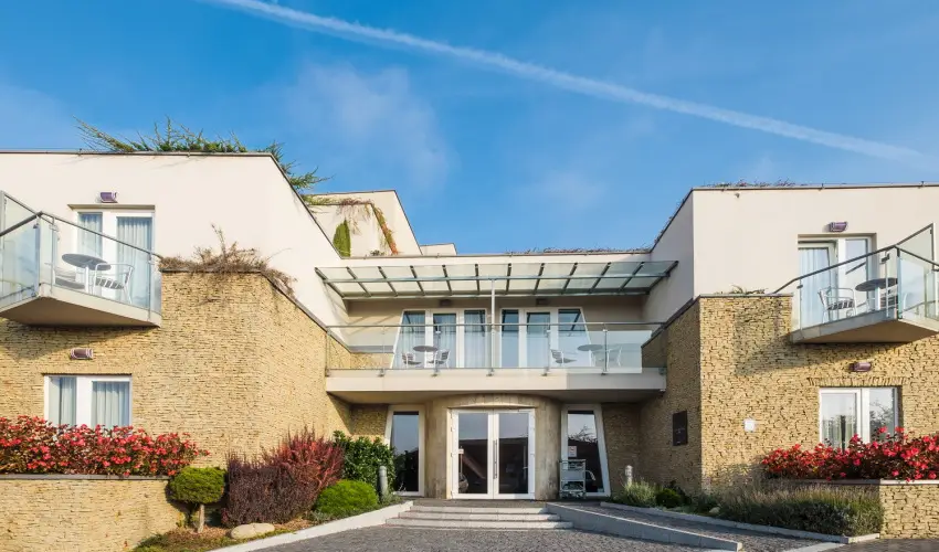 Zenit Hotel Balaton Vonyarcvashegy - M�rcius 15. (min. 2 �j)
