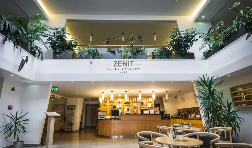 Zenit Hotel Balaton Vonyarcvashegy - M�rcius 15. (min. 2 �j)