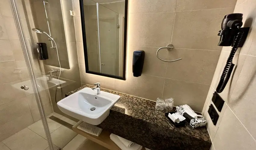 Zenit Hotel Balaton Vonyarcvashegy - M�rcius 15. (min. 2 �j)