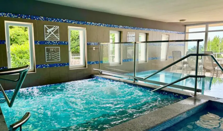 Zenit Hotel Balaton Vonyarcvashegy - M�rcius 15. (min. 2 �j)