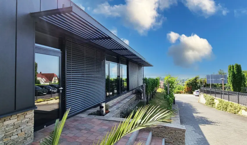 Zenit Hotel Balaton Vonyarcvashegy - M�rcius 15. (min. 2 �j)