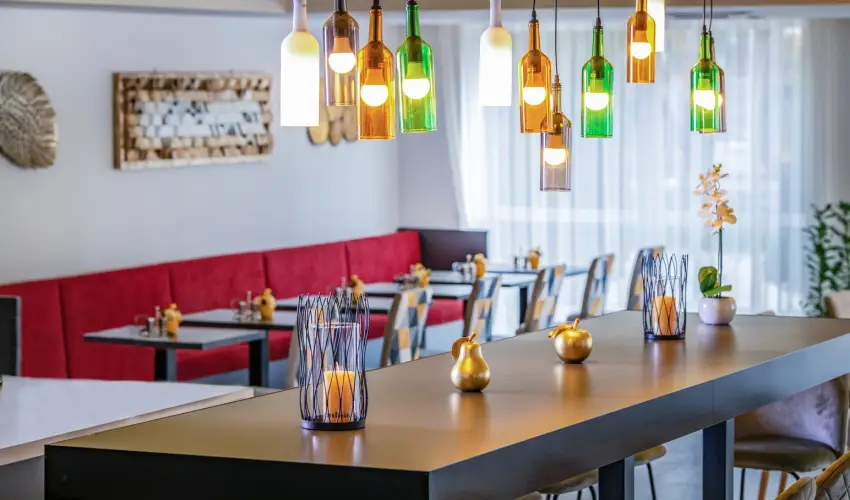 Zs�ry Liget Hotel & Spa Mez�k�vesd - M�rcius 15.
