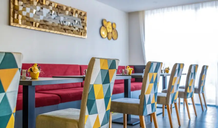 Zs�ry Liget Hotel & Spa Mez�k�vesd - M�rcius 15.